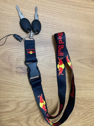Llave contacto con voltímetro