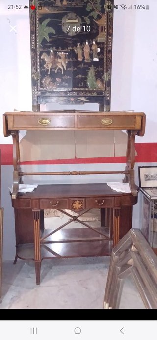 Recibidor de madera y metal