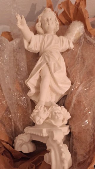 Figura Niño Jesús con querubines