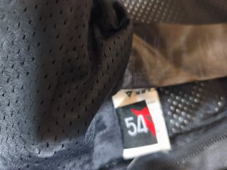 Mono de moto Dainese cuero rojo y negro