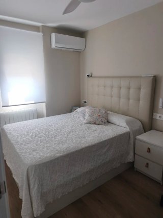 Cabecero tapizado beige y canapé de 150cm