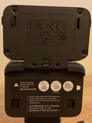 Insta360 Ace Pro Cámara Negra y Roja