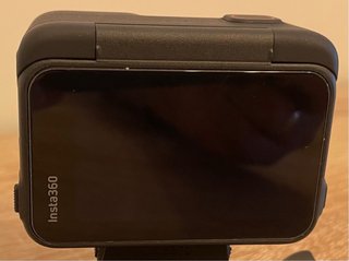 Insta360 Ace Pro Cámara Negra y Roja