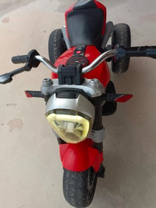 Triciclo a batería.