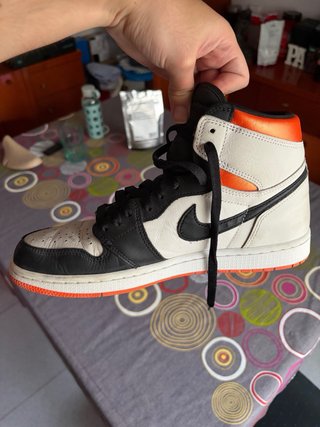Jordan Retro 1 High Electric Orange