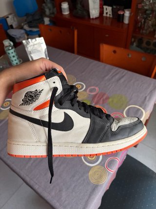 Jordan Retro 1 High Electric Orange
