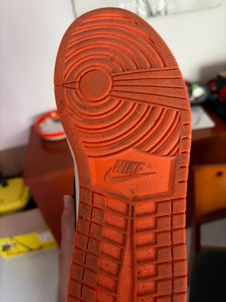 Jordan Retro 1 High Electric Orange