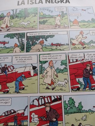 Libro La isla negra,las aventuras de Tintin 1989.