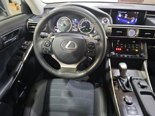 Lexus IS 300h Hybrid Drive Tecno