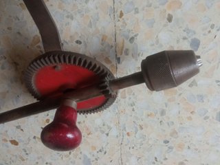 Berbiquí taladro manual antiguo