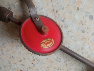 Berbiquí taladro manual antiguo