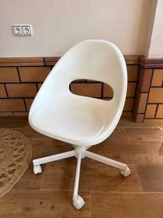 Silla de escritorio blanca moderna