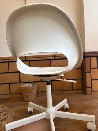 Silla de escritorio blanca moderna
