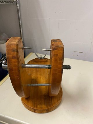 Jamonero de madera y metal