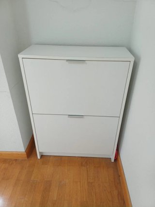Zapatero blanco