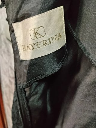 Elegante vestido negro talla 4O