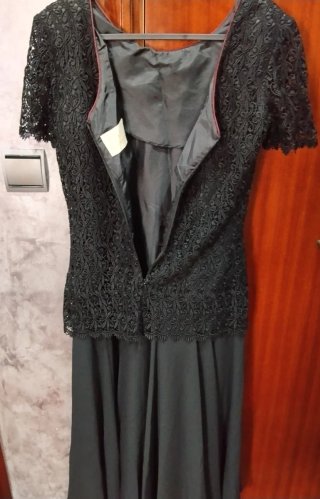 Elegante vestido negro talla 4O