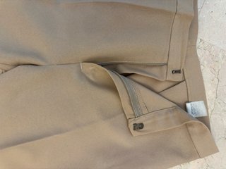 Pantalón recto camel Zara