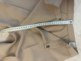 Pantalón recto camel Zara