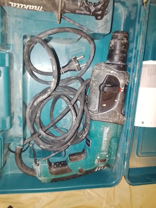 Taladro Makita HR2470 25mm potencia780ww