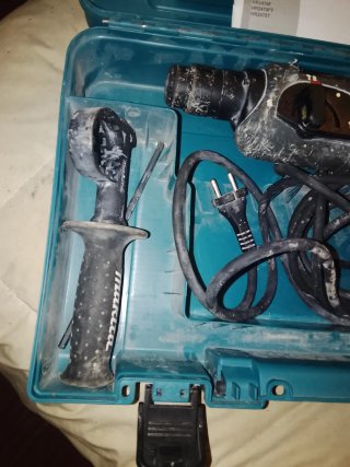 Taladro Makita HR2470 25mm potencia780ww