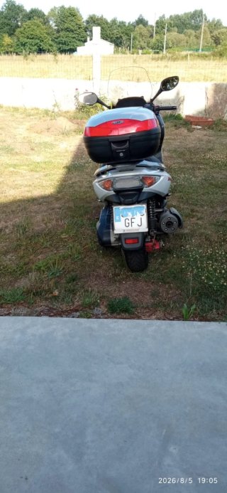 Kymco 500 Maxi Scooter Blanca