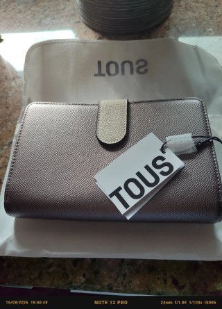 Cartera Tous plateada con oso