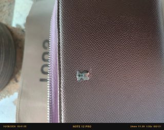 Cartera Tous plateada con oso