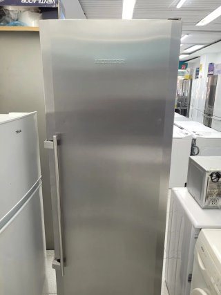 ☆NEVERA VERTICAL LIEBHERR NO FROST☆