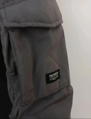 Chaqueta bomber gris Pull&Bear