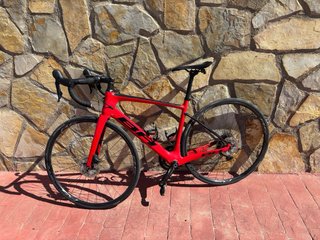 Bicicleta de carretera BH Roja
