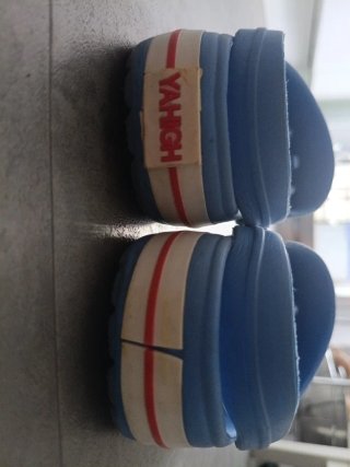 Crocs niño azul