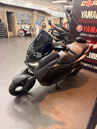 Yamaha NMAX 125 CRYSTAL GRAPHITE