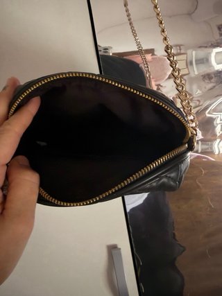 Bolso negro Parfois acolchado cadena