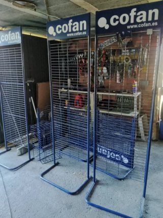 Expositor exhibidor Cofan