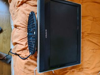 SUNSTECH TV Pantalla Negra y Plateada