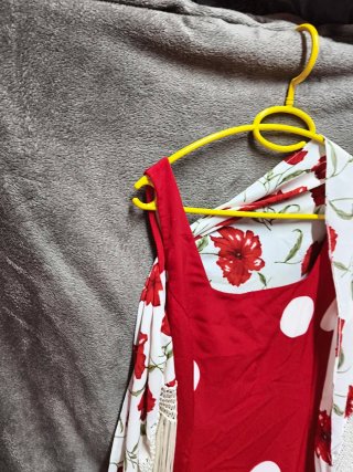 Traje de flamenca rojo con lunares blancos