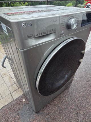 Lavadora LG 10.5kg Direct Drive Steam