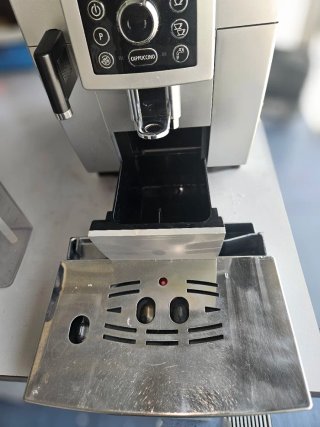 Cafetera Super Automática DeLonghi