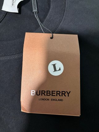 Camiseta estilo Burberry
