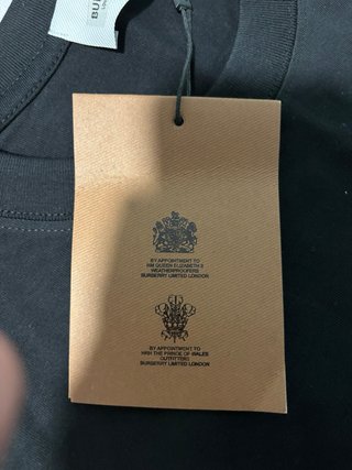 Camiseta estilo Burberry