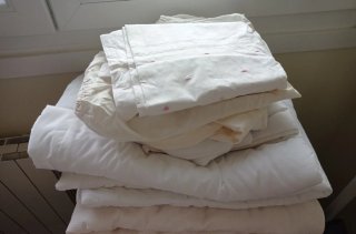 Ropa de cuna blanca