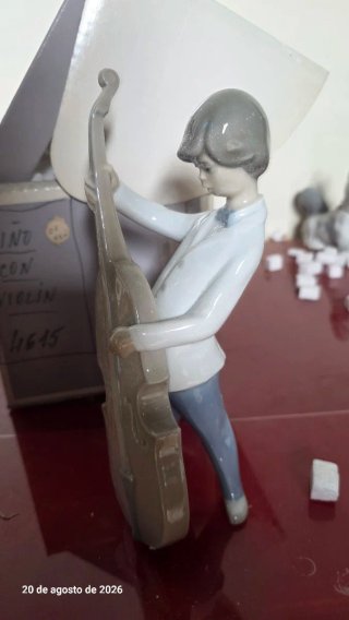 Figura Lladro Niño con Violín 4615