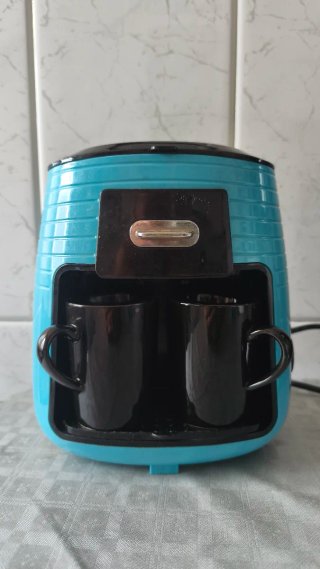 Cafetera Mini. 2 tazas simultaneamente