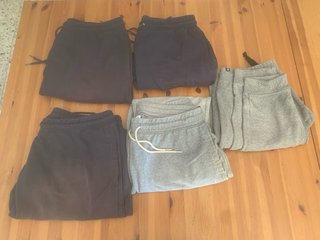 Pantalones de chándal.