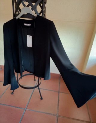 Chaqueta corta Mango Suit negra