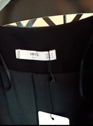 Chaqueta corta Mango Suit negra