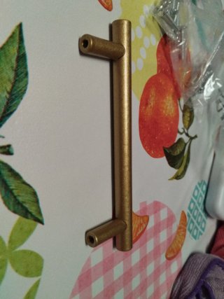 Tiradores dorados para muebles