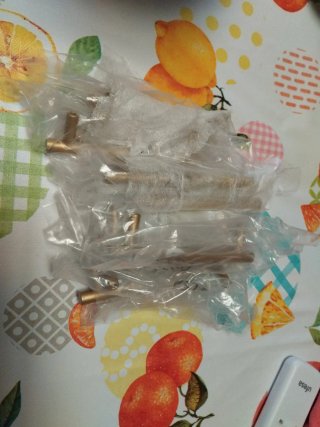 Tiradores dorados para muebles