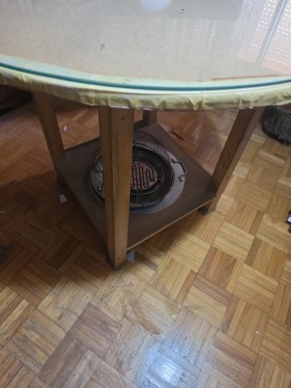 Mesa brasero de cristal y madera